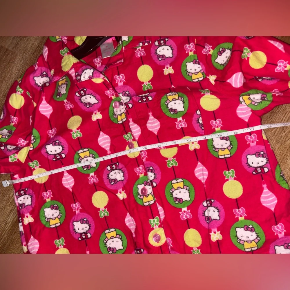 Hello Kitty Festive Red Pajama Set for Kids - Picture 6 of 6